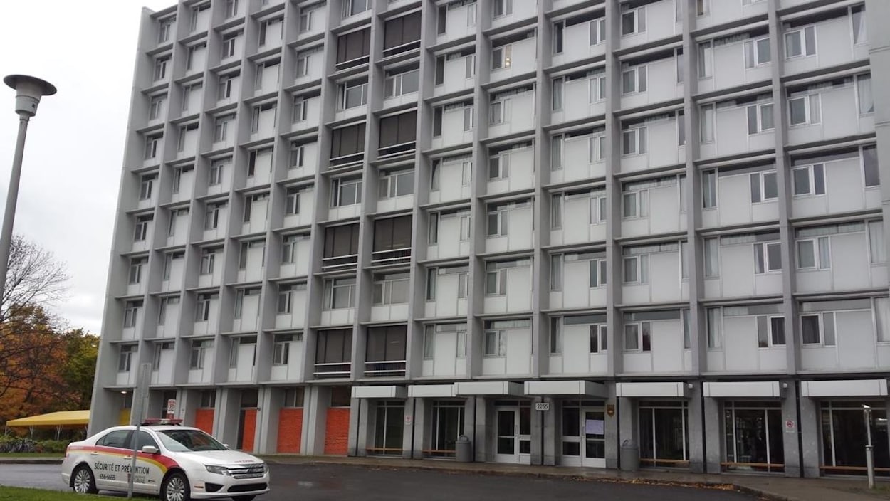 Un pavillon de résidences à l'Université Laval.