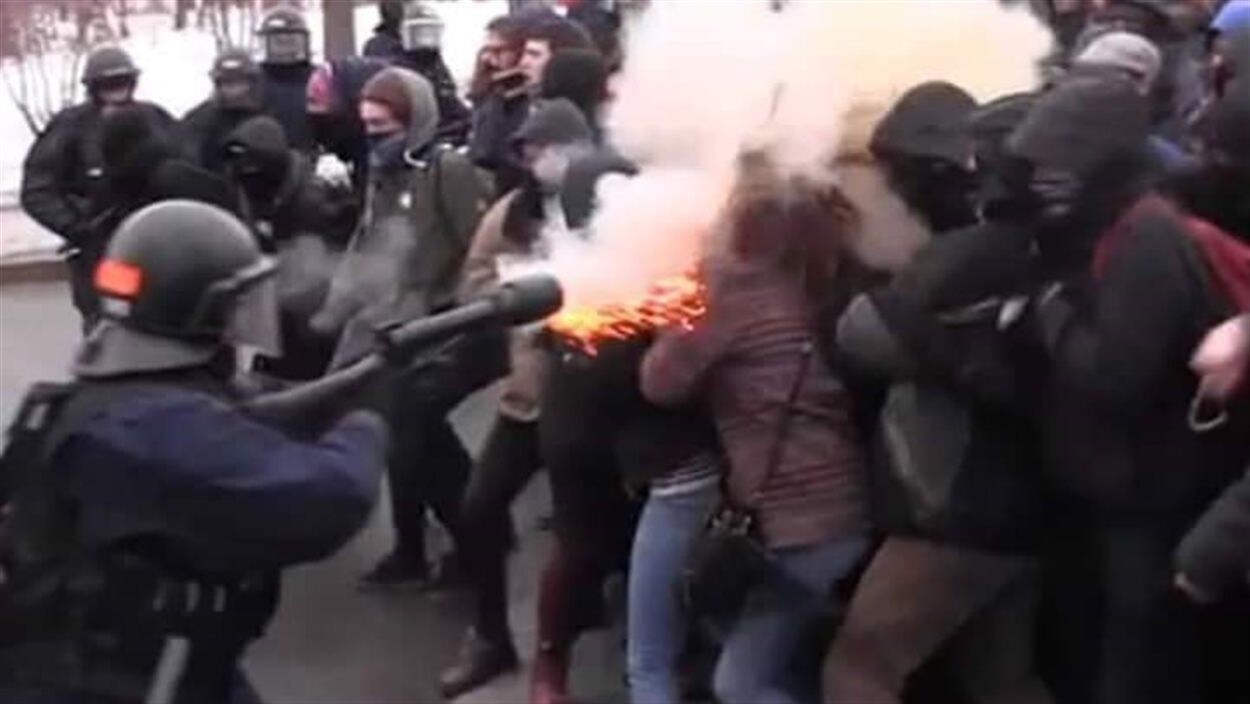 Intervention policière lors d'une manifestation étudiante à Québec (archives) Intervention policière lors d'une manifestation étudiante à Québec (archives)