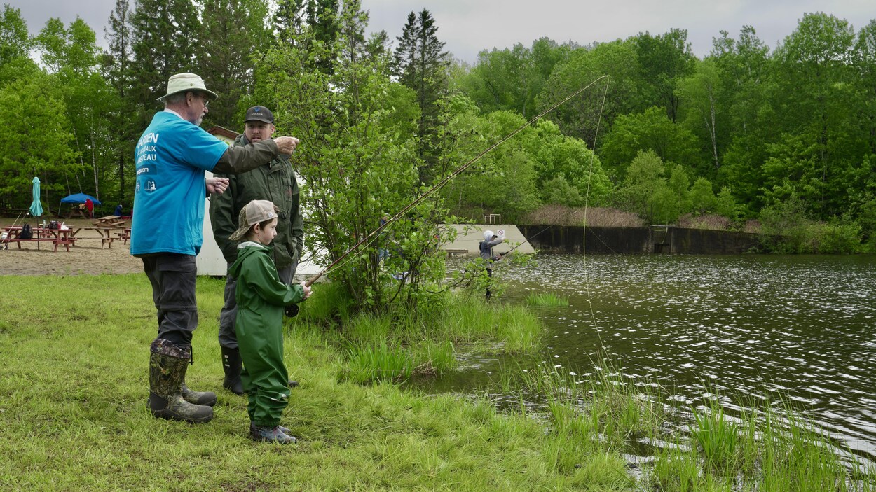 Les jeunes initiés à la pêche à Shawinigan