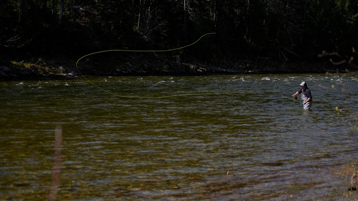 Les pêcheurs prennent les rivières de Gaspé d’assaut