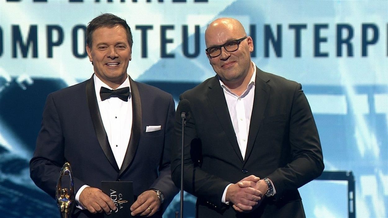 Le producteur et chanteur Mario Pelchat (à g.) et le président de l'ADISQ, Claude Larivée