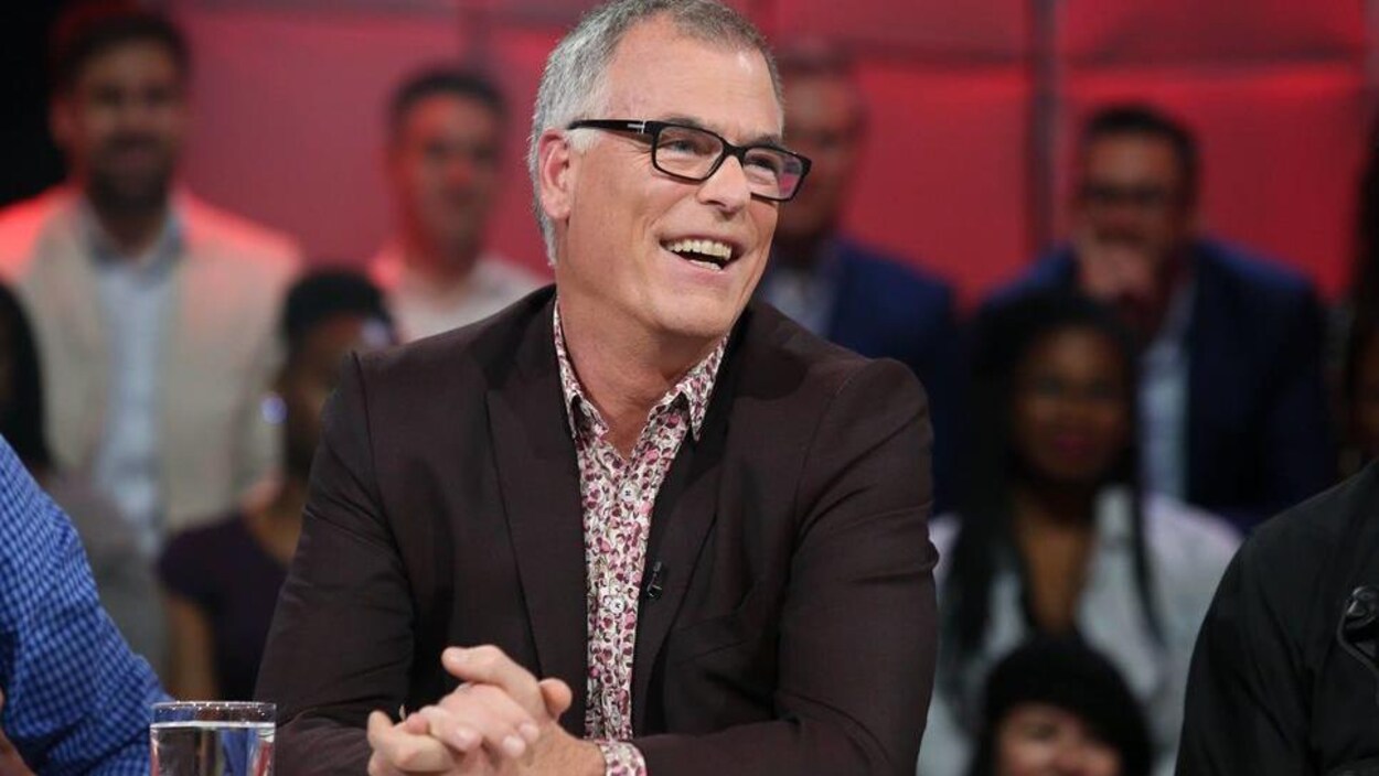 Peter Simons était tout de même souriant à Tout le monde en parle Peter Simons était tout de même souriant à Tout le monde en parle