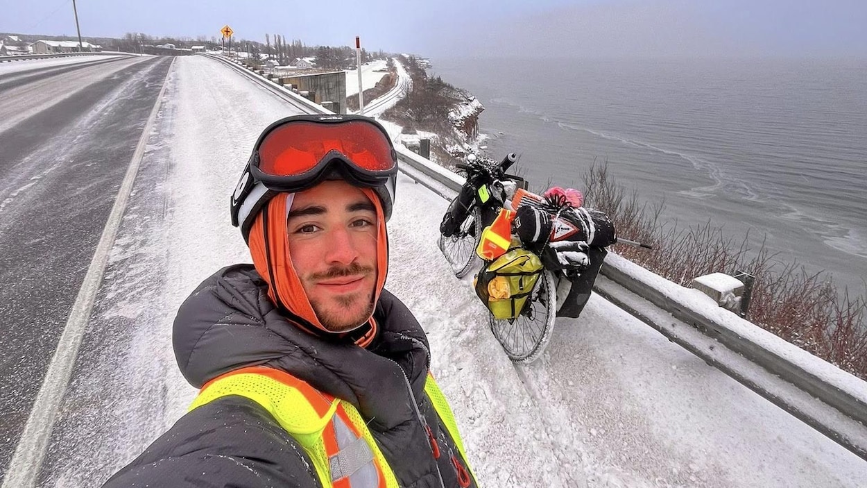 L’aventurier Petit Donnie à l’assaut de la Gaspésie à vélo