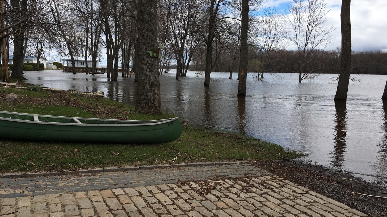 L'heure n'est toujours pas au nettoyage dans le secteur de la Petite-Floride à Bécancour.