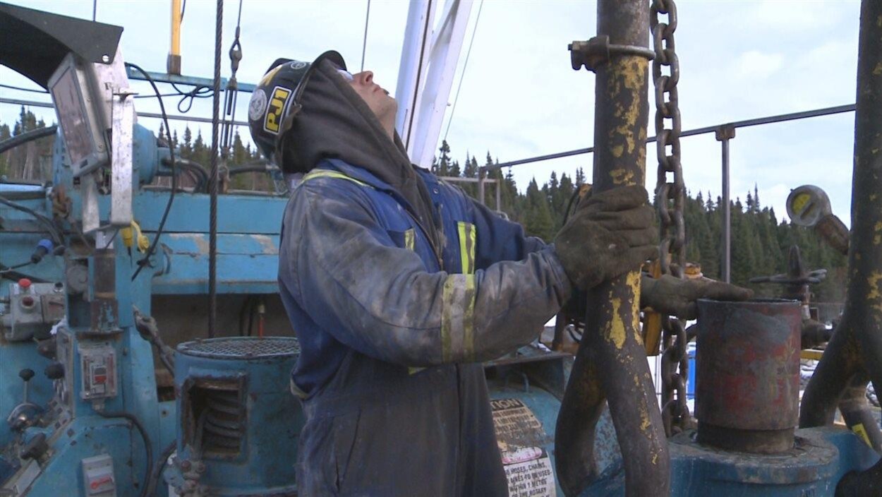 Exploitation pétrolière en Gaspésie. Exploitation pétrolière en Gaspésie.