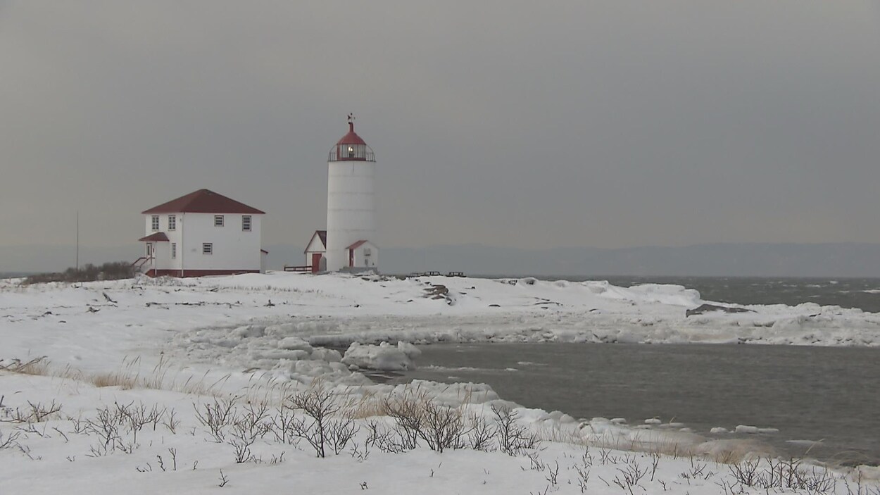 Le phare de l'île-Verte appartient maintenant à la ville de Notre-Dame-des-Sept-Douleurs Le phare de l'île-Verte appartient maintenant à la ville de Notre-Dame-des-Sept-Douleurs
