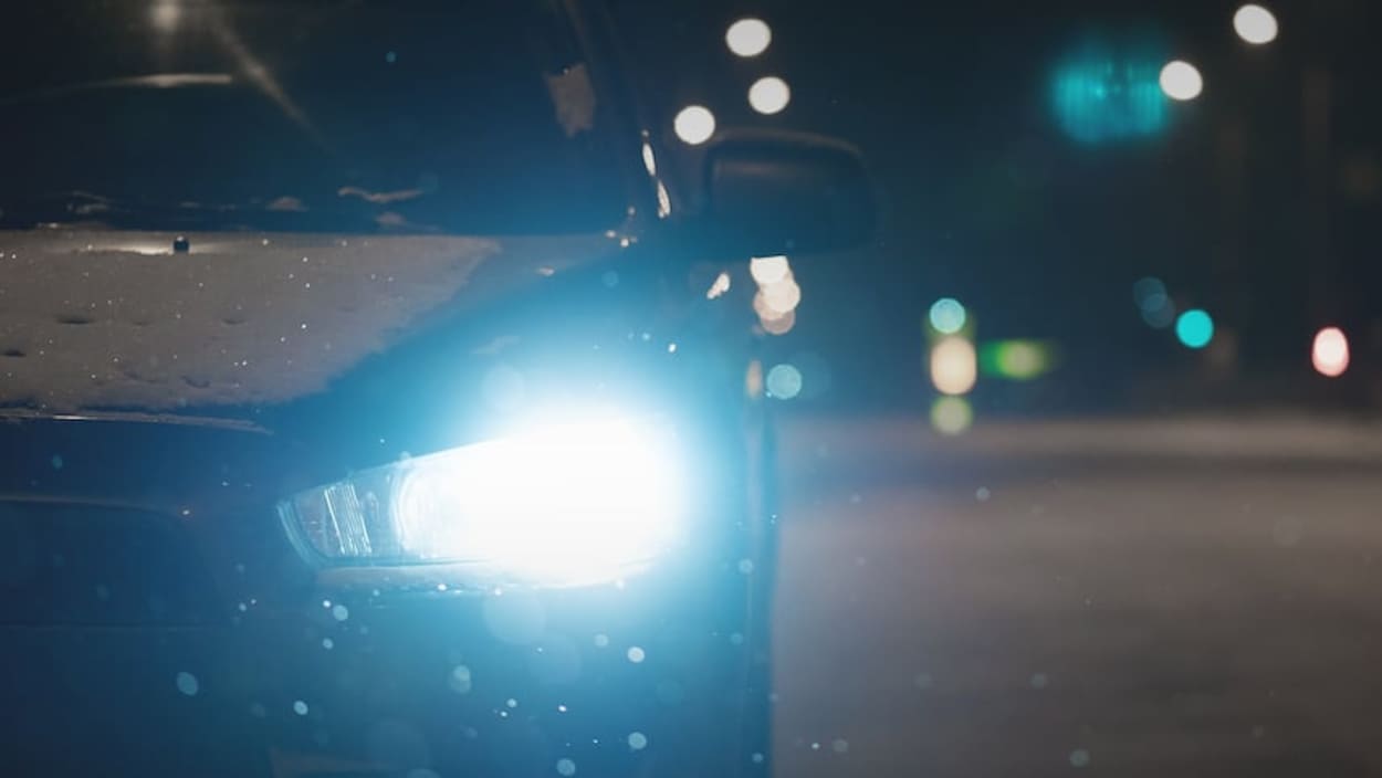 Aveuglés par les phares de voitures? Transports Canada veut en savoir plus