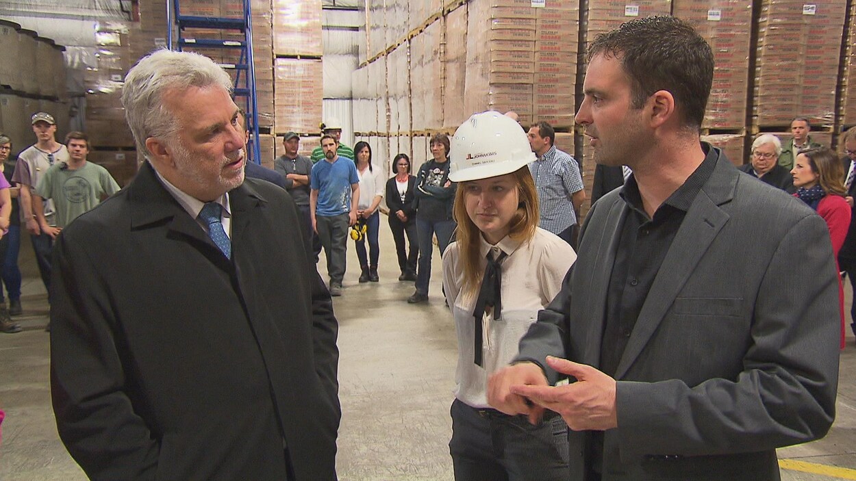Philippe Couillard dans l'entrepôt Philippe Couillard dans l'entrepôt
