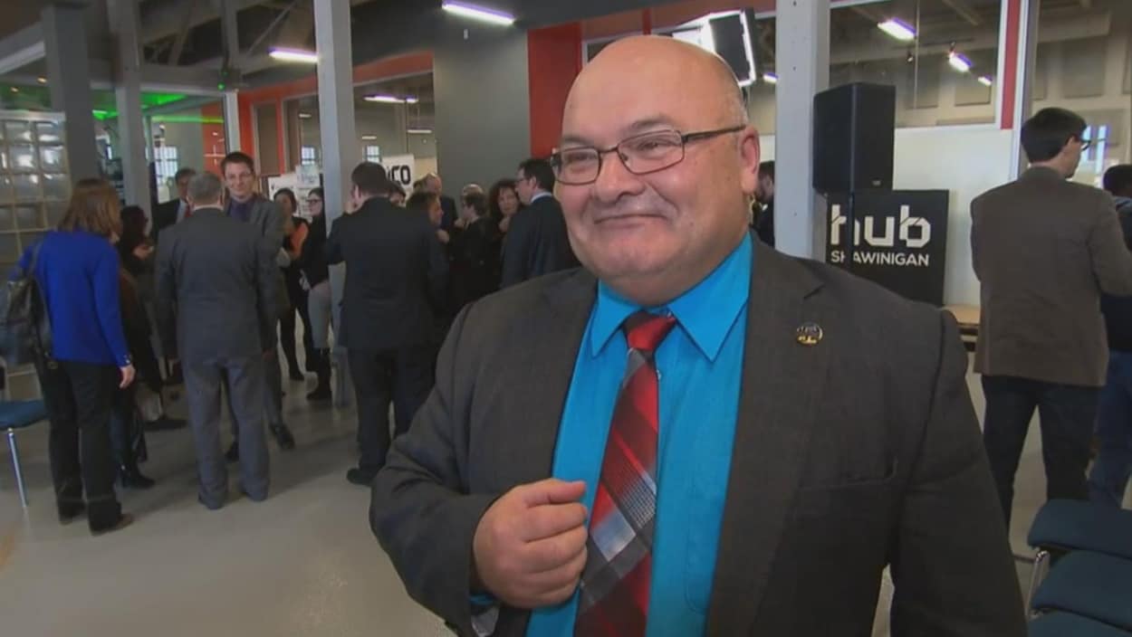 Pierre Giguère, souriant, lors d'un événement au Digihub de Shawinigan (archives)