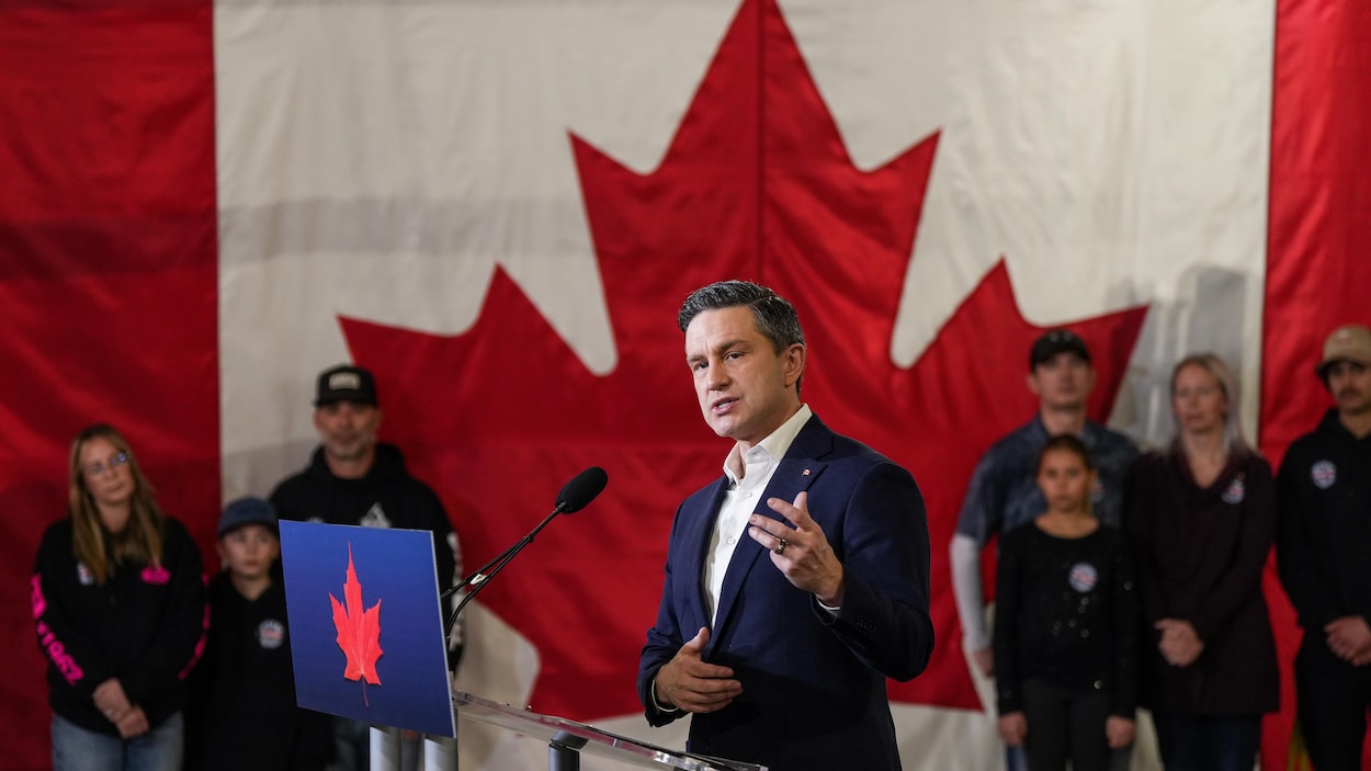 Pierre Poilievre fera face à 90 candidats dans la circonscription de Carleton