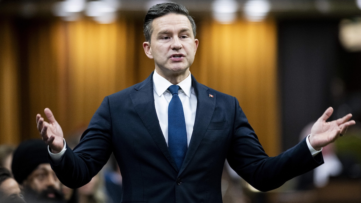 Pierre Poilievre maintenant prêt à « considérer » le financement du tramway