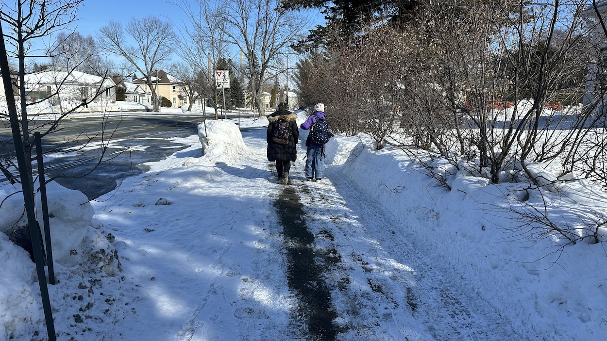 Attention aux chutes sur la glace, prévient la santé publique