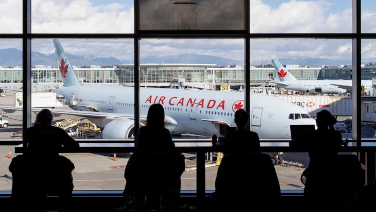 27 ans de carrière, 900 vols : la folle imposture d’un commandant de bord d’Air Canada?
