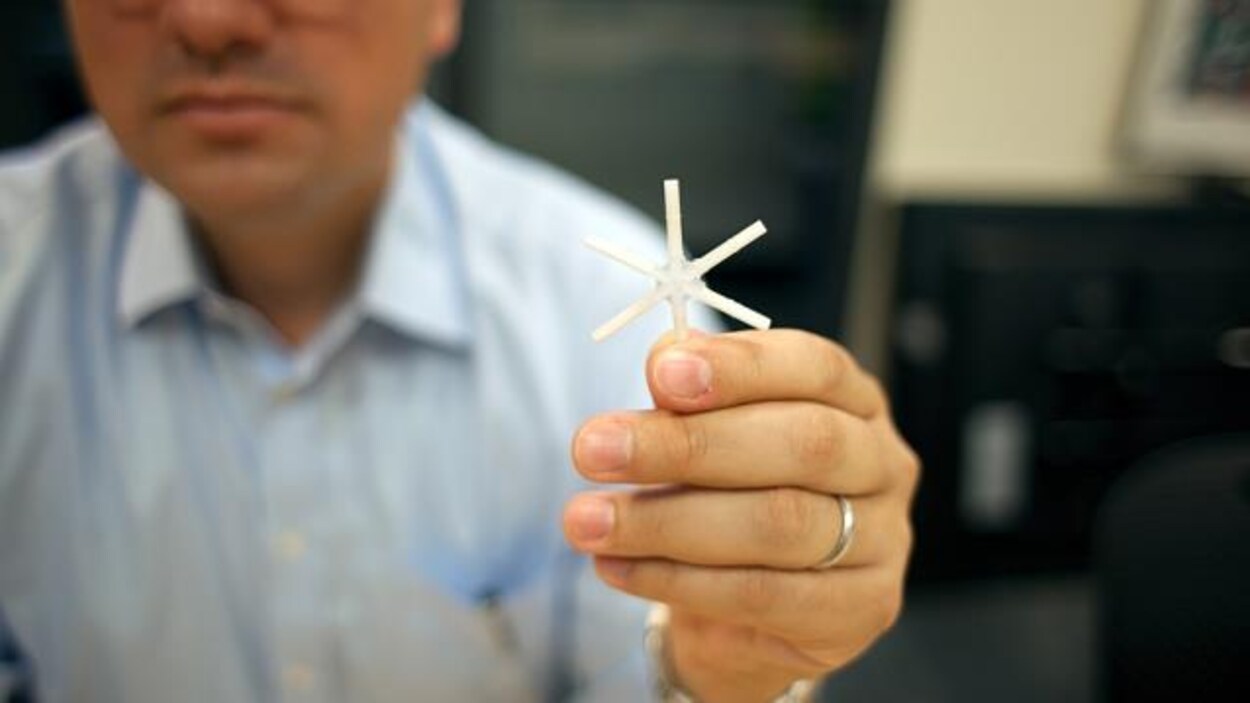 Étoile de 4 centimètres de diamètre qui illustre la façon dont se déplie la gélule dans l'estomac.