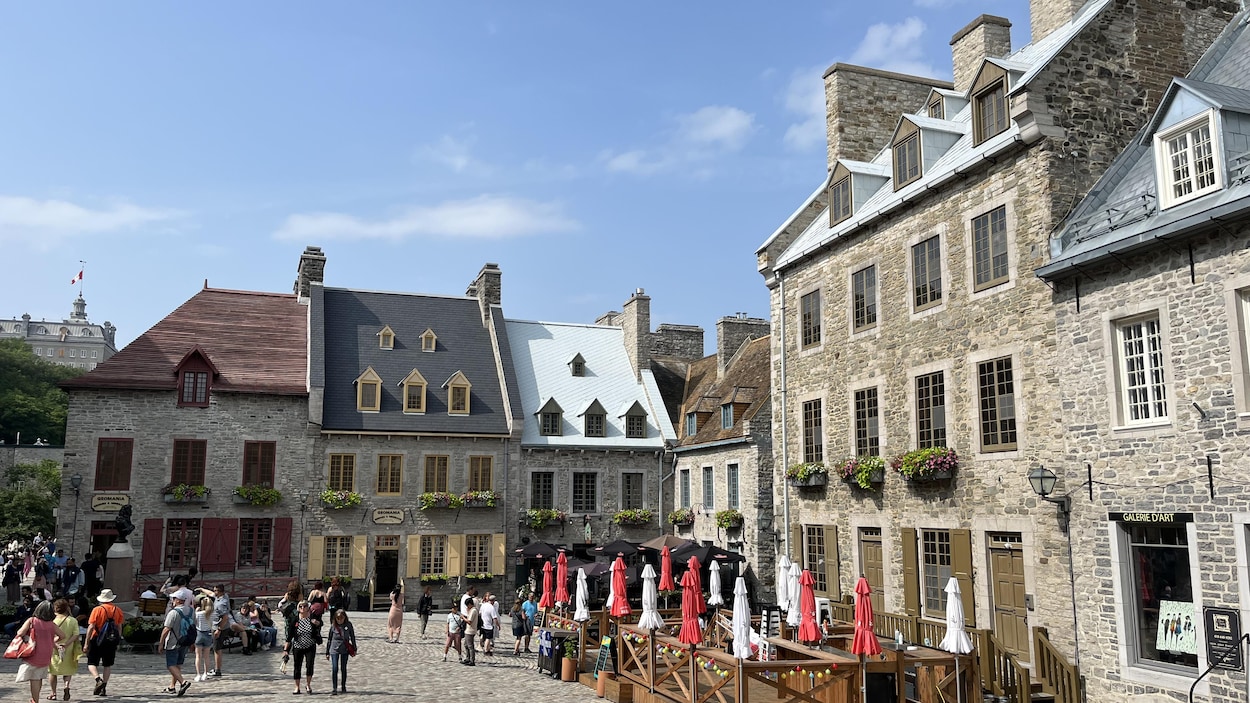 Les musiciens de rue contraints de chanter en français dans le Vieux-Québec