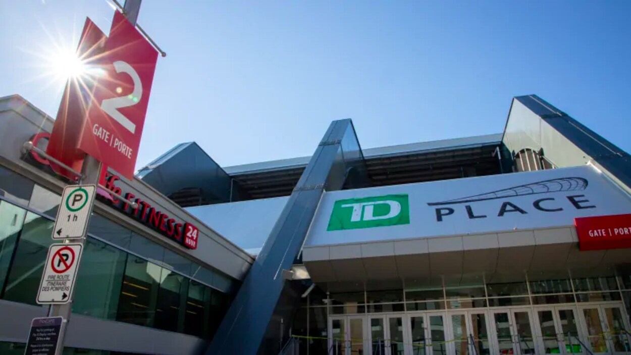 L'extérieur de la place TD.