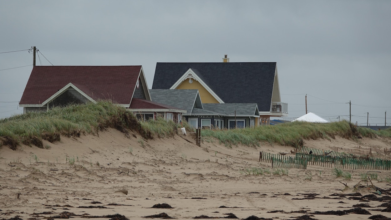Aléas côtiers : une réflexion sur le déplacement des bâtiments s’amorce aux Îles