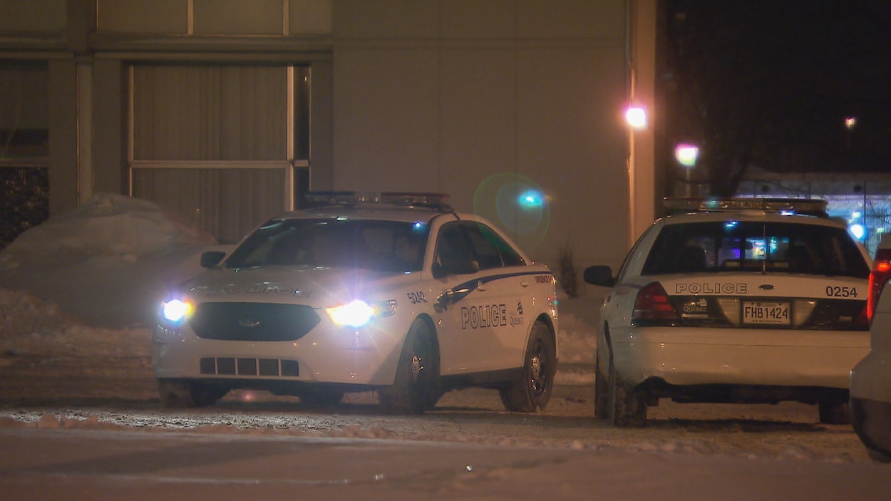 Des policiers à l'Université Laval Des policiers à l'Université Laval