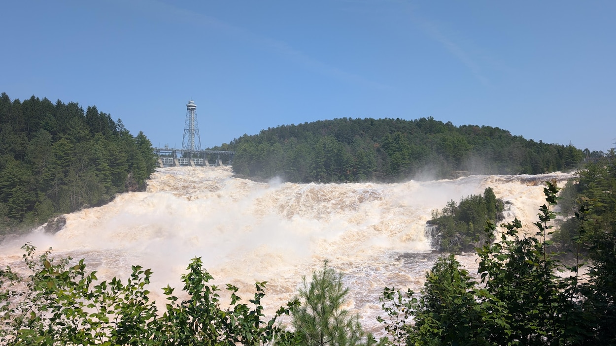 En images : la rivière Saint-Maurice fait des siennes