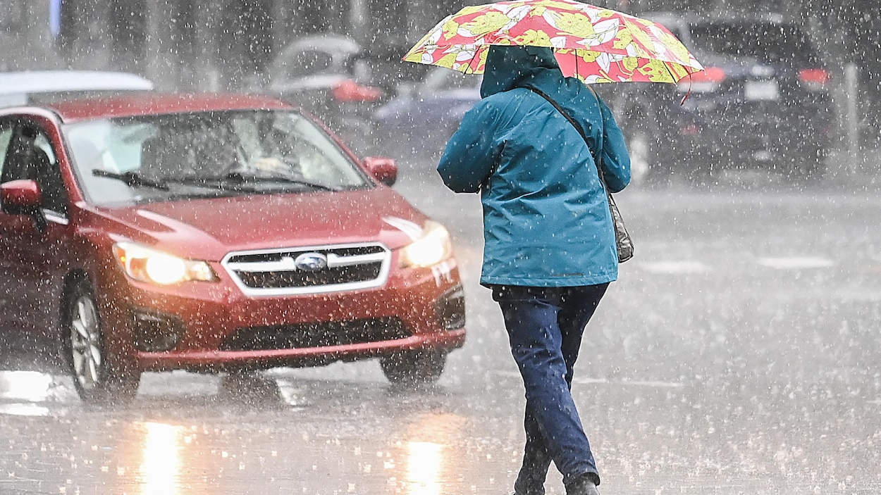 Entre 40 et 60 mm de pluie attendus mardi dans le Grand Montréal