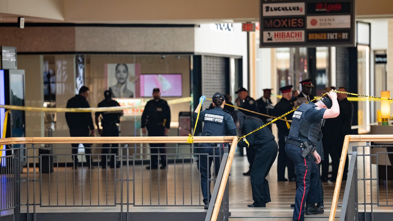 Agent de sécurité blessé par balle au Fairview Mall : un suspect montréalais recherché
