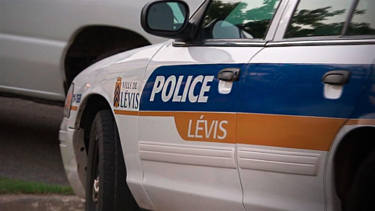 Voiture du Service de police de la Ville de Lévis Voiture du Service de police de la Ville de Lévis