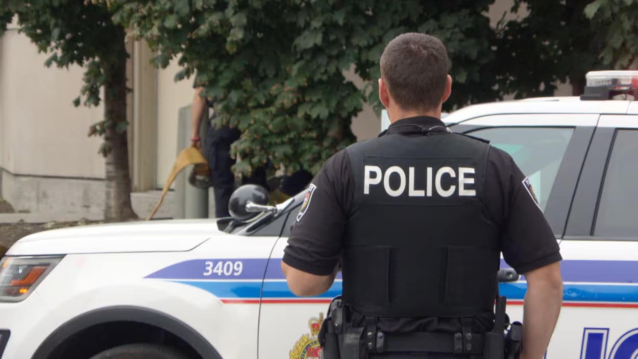 Allégations d’agression sexuelle : enquêtes sur deux policiers d’Ottawa