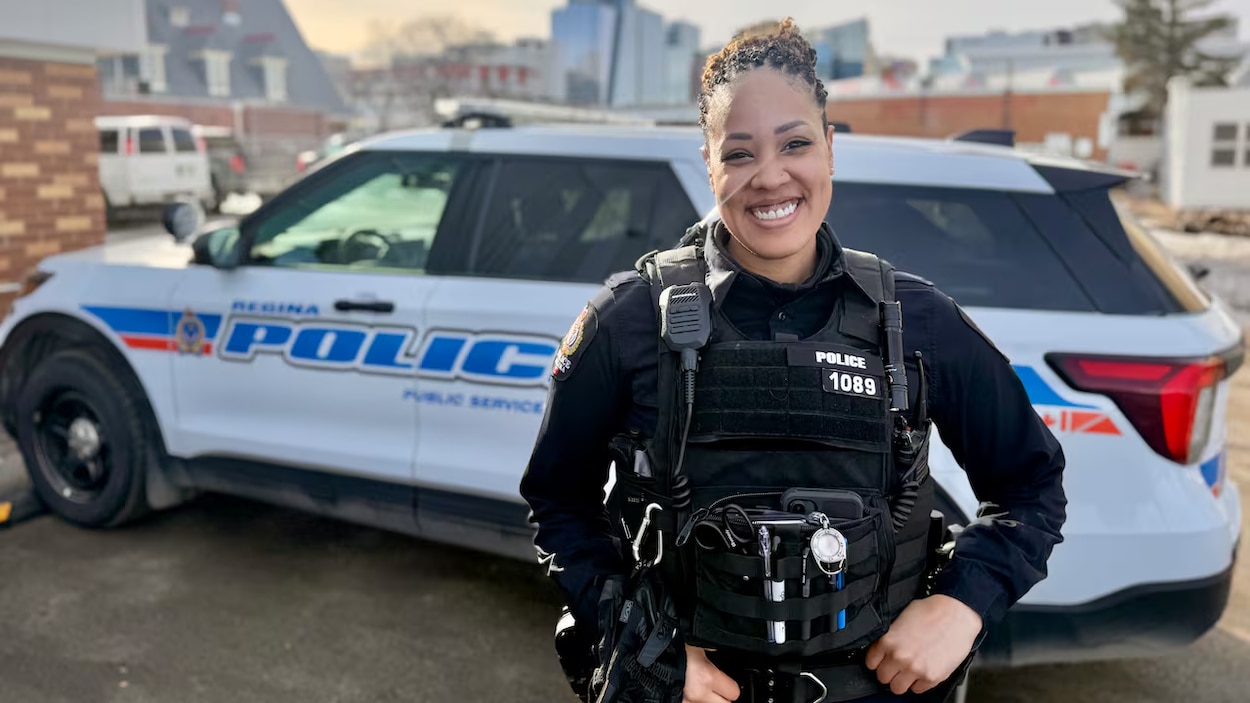 Desiree Ates, la première femme noire à rejoindre le Service de police de Regina