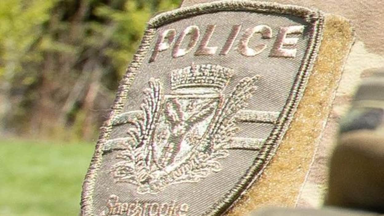 Une vente d’objet virtuel entraîne un vaste déploiement policier à Sherbrooke