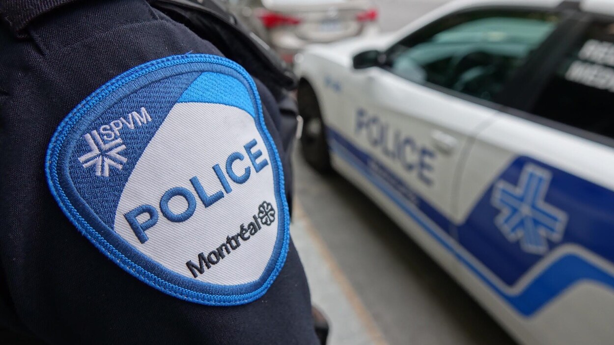 L'écusson sur l'uniforme du Service de police de la Ville de Montréal L'écusson sur l'uniforme du Service de police de la Ville de Montréal