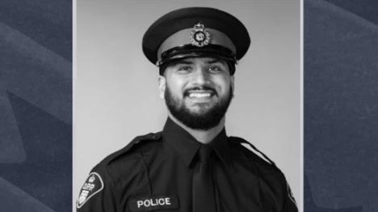 Un cortège funèbre en hommage à l’agent Tarun Bali
