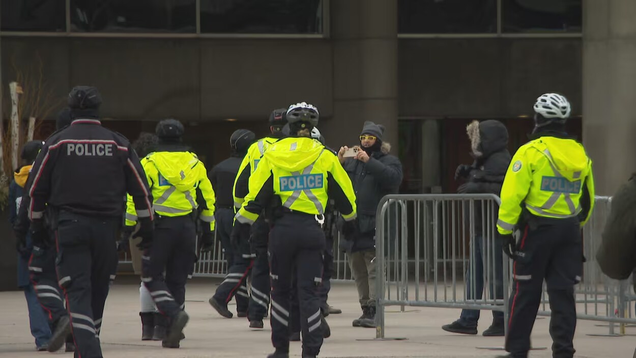 Des accusations contre des manifestants après des altercations avec la police