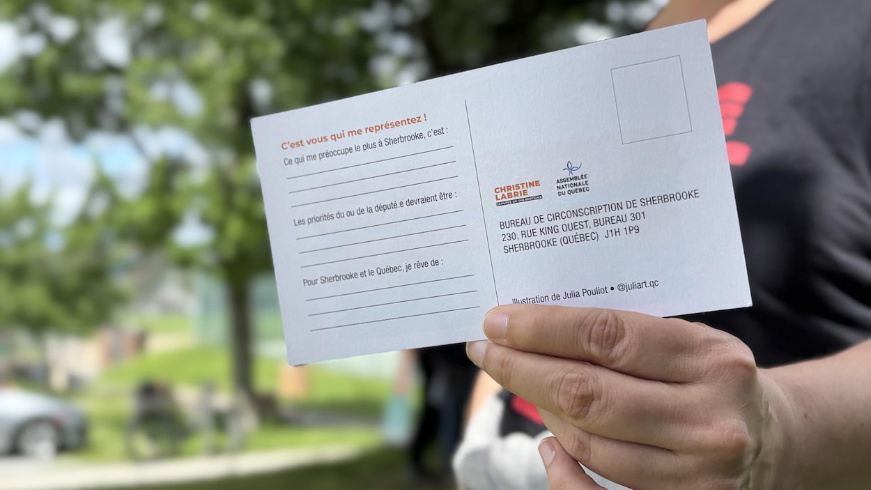 Labrie mise sur des cartes postales pour transmettre la voix des citoyens au prochain élu