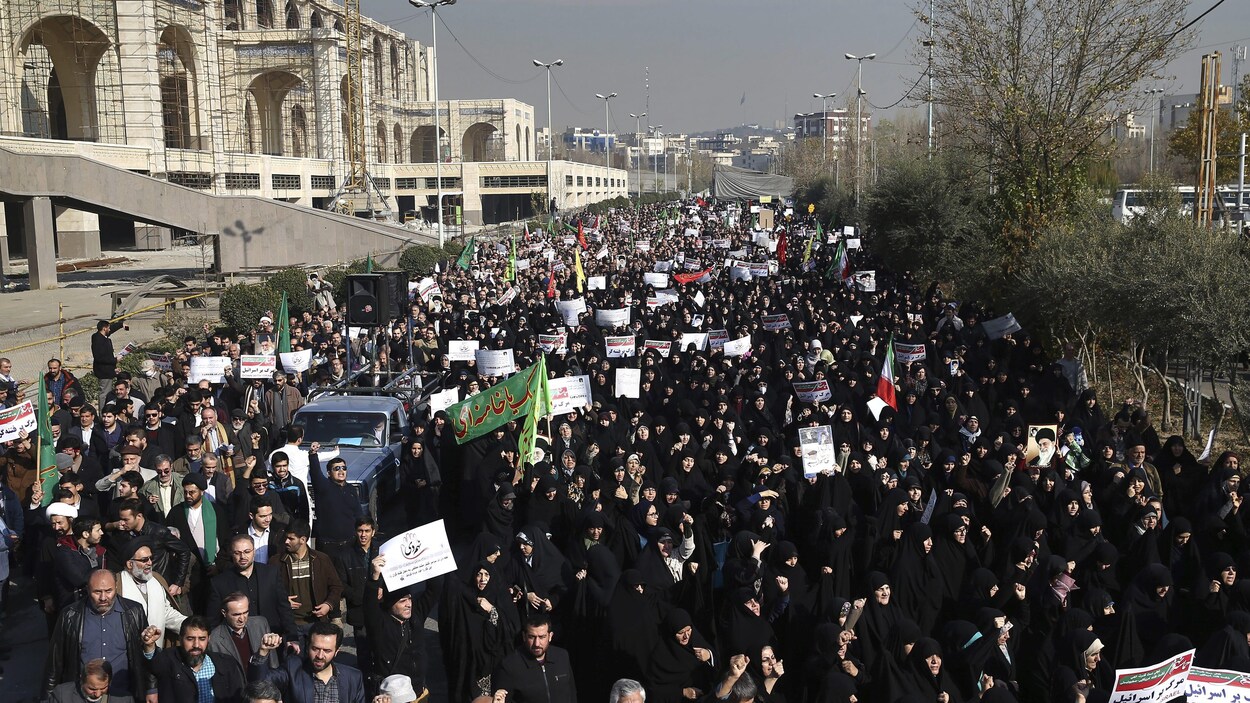 Manifestation dans une grande ville d'Iran contre le chômage et l'inflation Manifestation dans une grande ville d'Iran contre le chômage et l'inflation