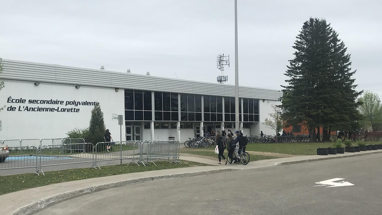 Des cas de gastro forcent le report d’examens à la polyvalente de L’AncienneLorette RadioCanada