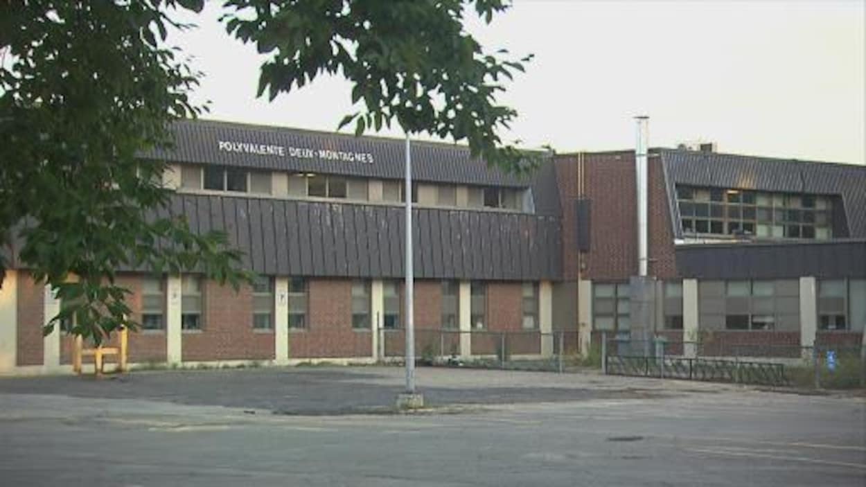 Retour à l’école lundi pour les élèves de la Polyvalente DeuxMontagnes