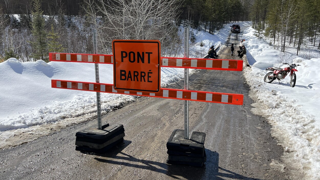 Fermeture d’un pont des résidents de FerlandetBoilleau privés d