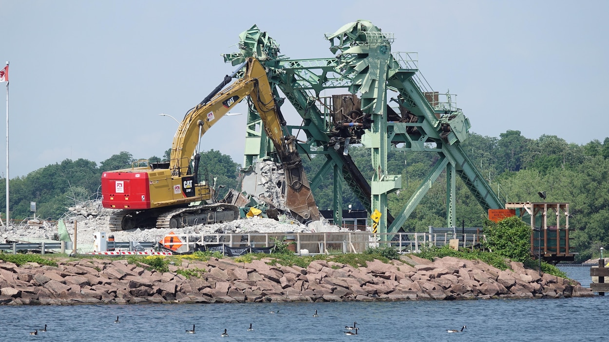 Un an après la démolition d’un pont centenaire, plus de 70 M$ en différentes poursuites