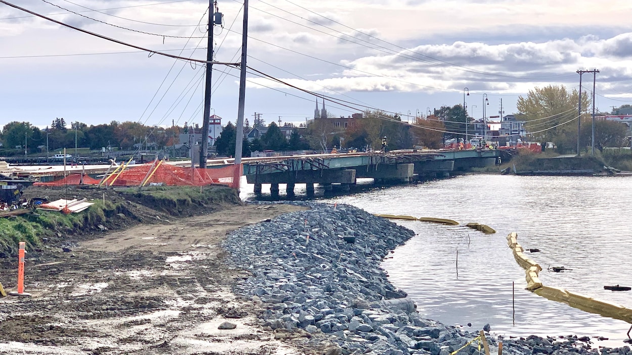 Le pont Snowball à Tracadie ne rouvrira pas de sitôt : déception, colère et dérision