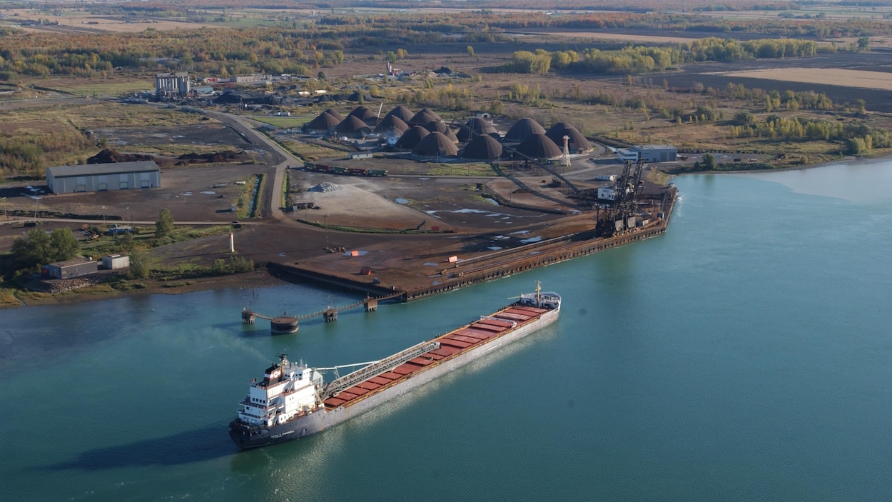 Installations actuelles du port de Montréal à Contrecœur.