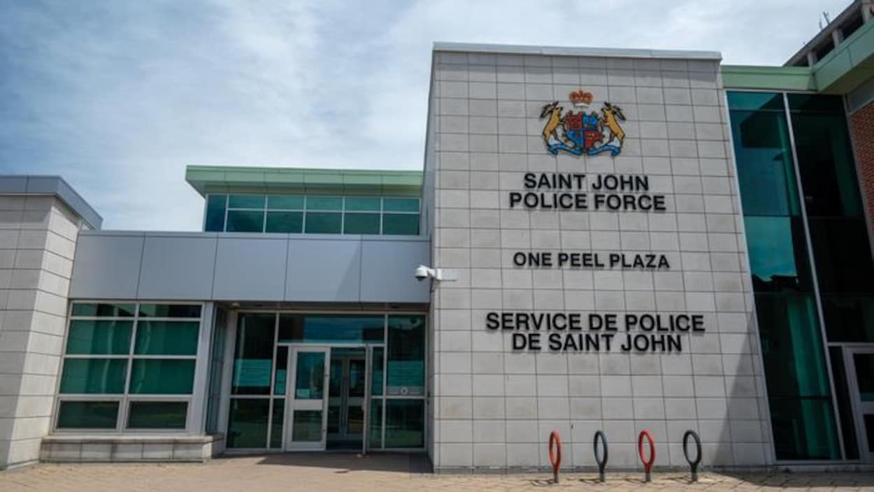 Des policiers accusés se sentent traités injustement