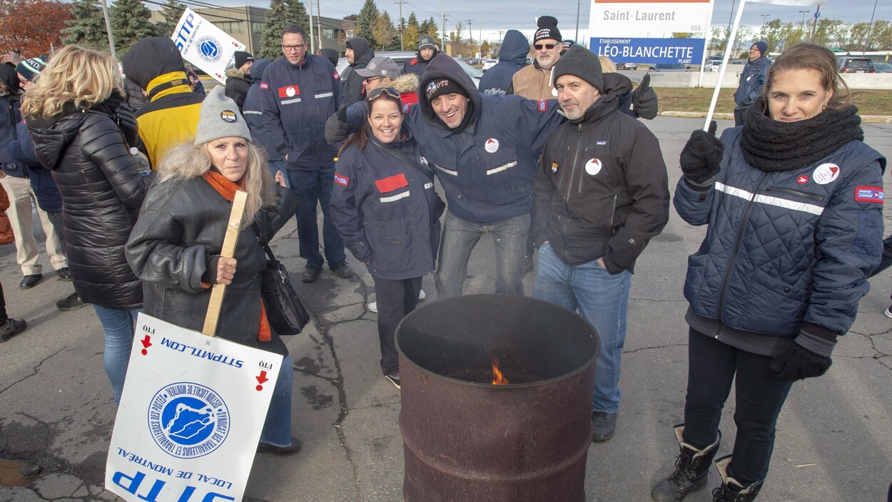 Postes Canada: au tour des employés de Montréal de faire la grève Postes Canada: au tour des employés de Montréal de faire la grève