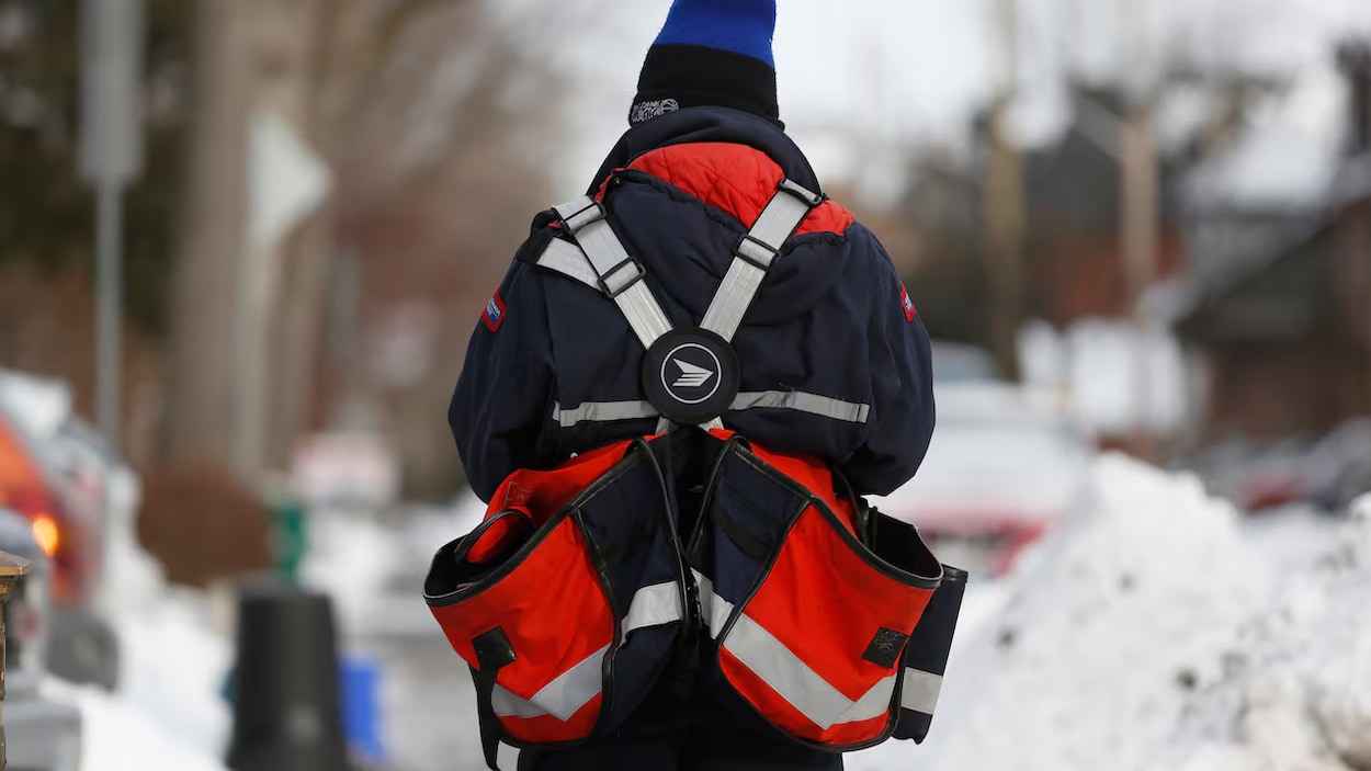 Postes Canada : des dirigeants syndicaux appellent les membres à rejeter l’accord