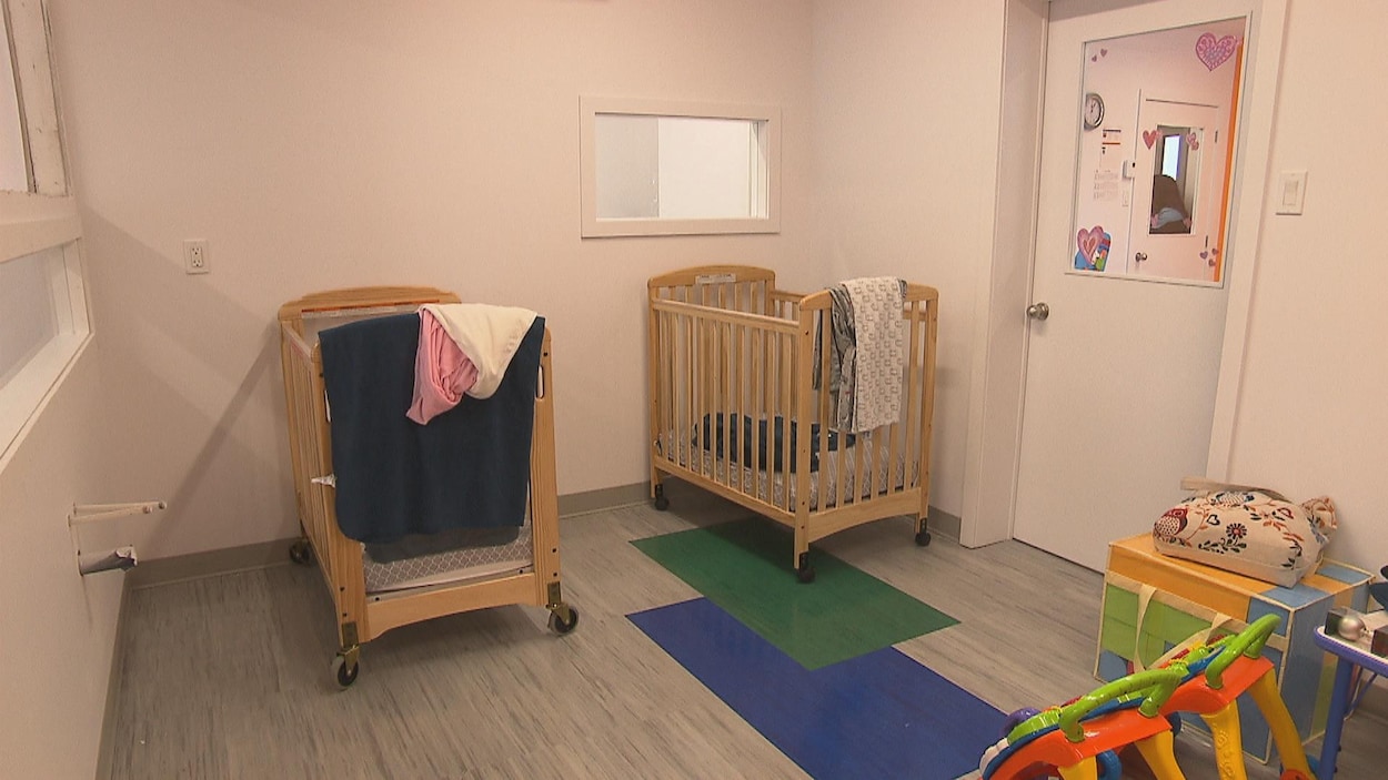Des lits pour bébés.