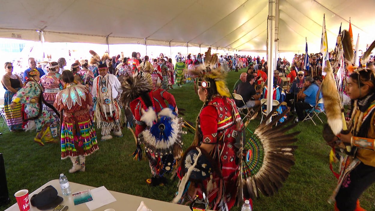 Pow-wow et recueillement pour célébrer la rentrée à l’Université des Premières Nations