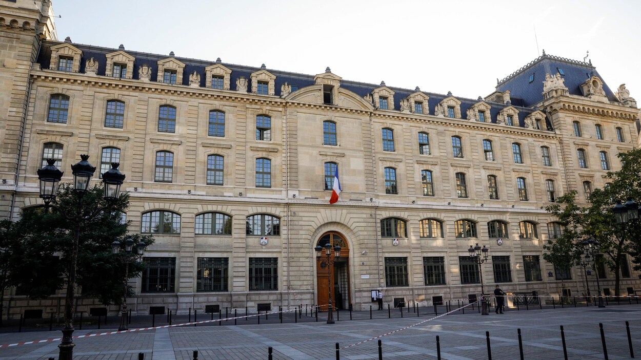 Façade de la préfecture de police de Paris.