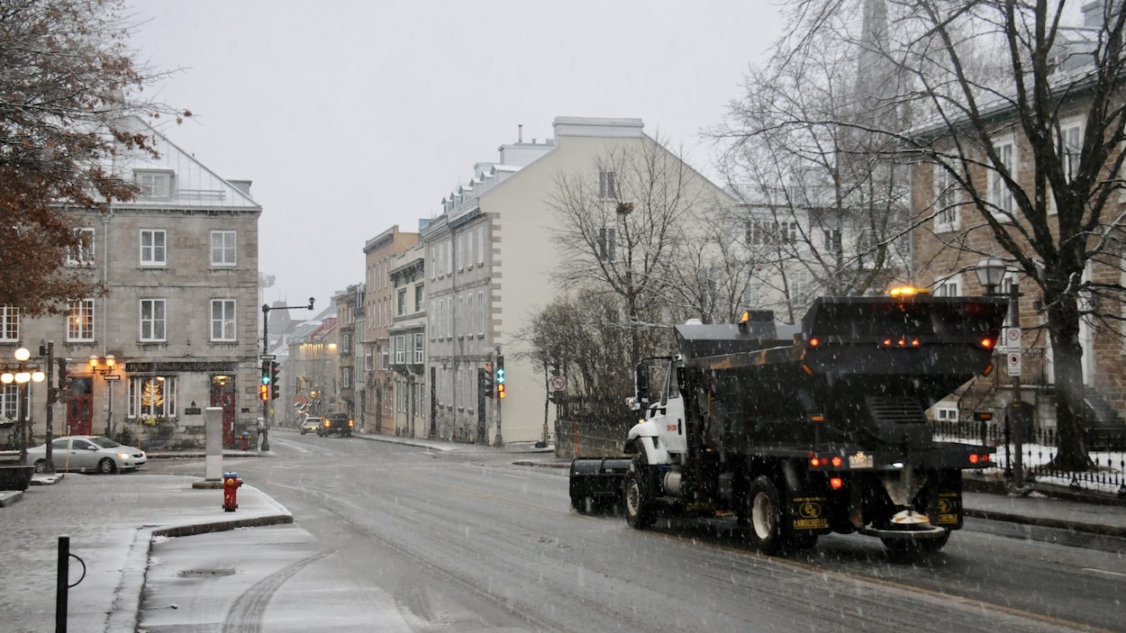 La neige cause de nombreuses sorties de route dans la région de Québec ...