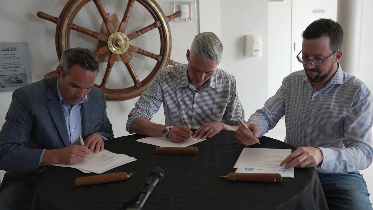 Les trois premiers ministres du Nord renouvellent leur entente de collaboration