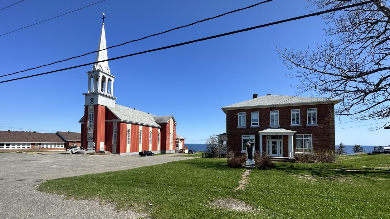 Acheter des presbytères pour loger des travailleurs RadioCanada