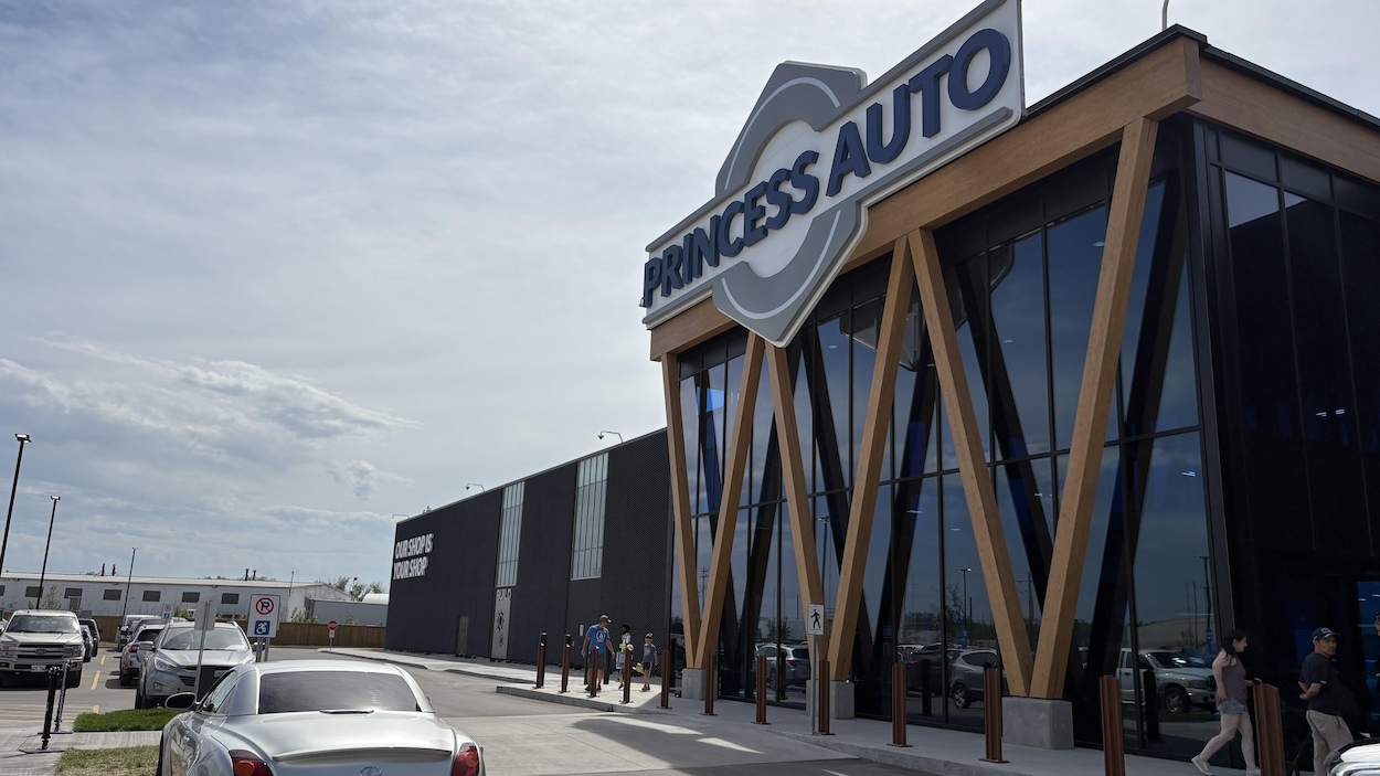 Ouverture du nouveau magasin Princess Auto à Winnipeg